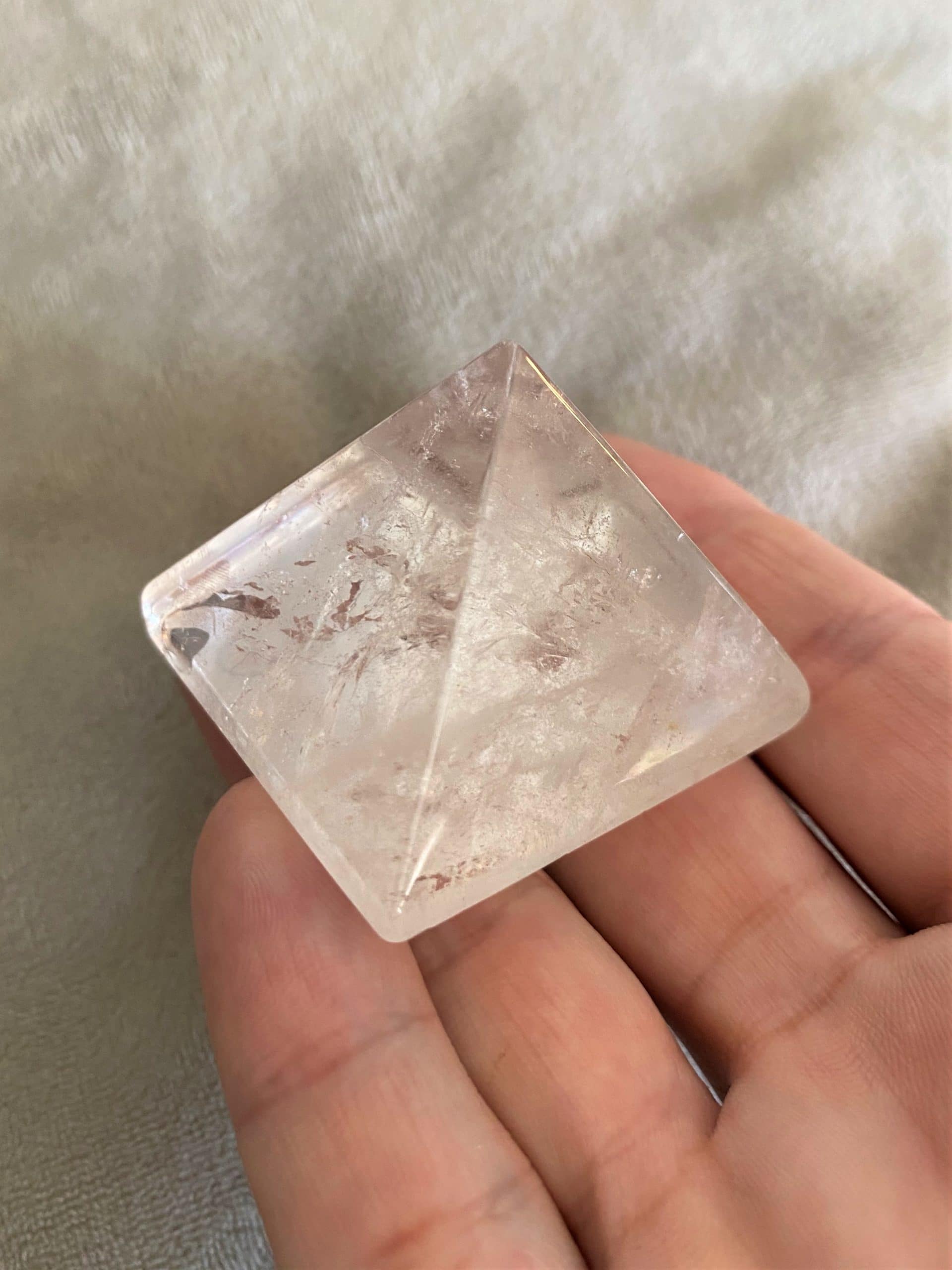 Heilstein-Pyramide Bergkristall, 4 cm 3 SanjaNatur®