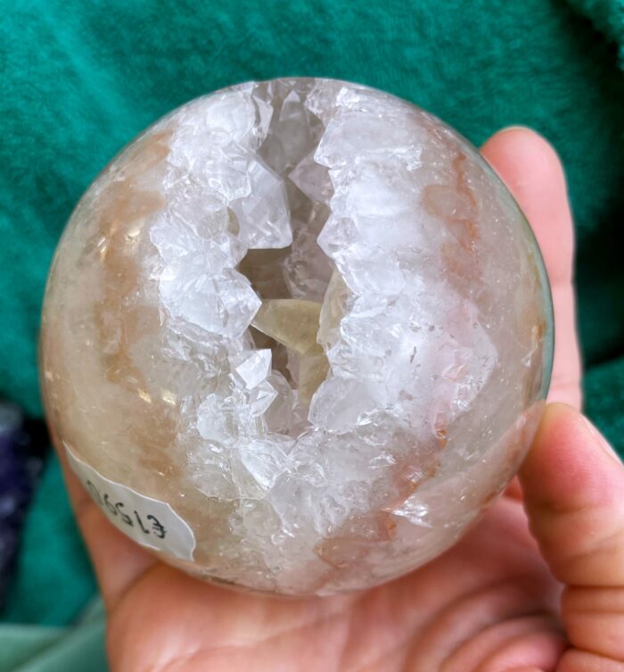 Achat Kugel apricot groß 8 cm mit Kristallkammer - Schutz 2 SanjaNatur® - Edelsteine & Coaching